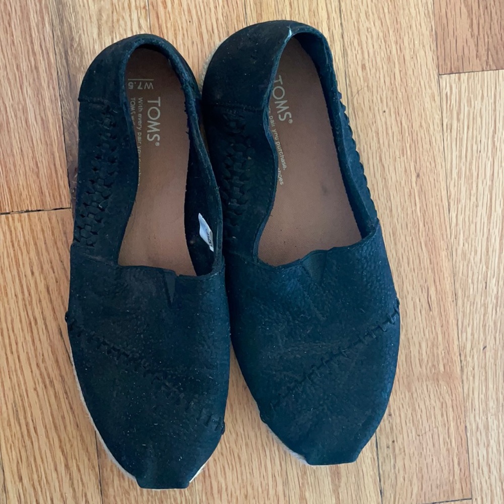 Lightly used Tom’s leather shoes